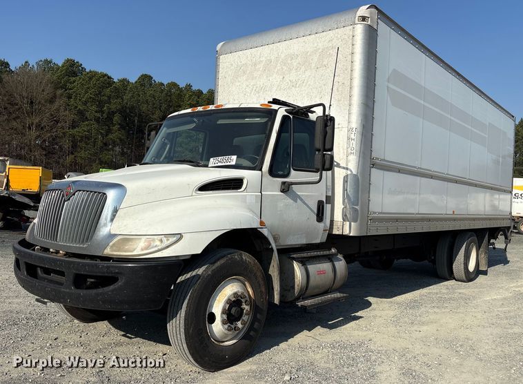 image for item YA6108 2018 International 4300 box truck