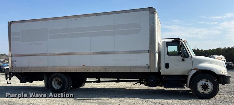 image for item YA6108 2018 International 4300 box truck
