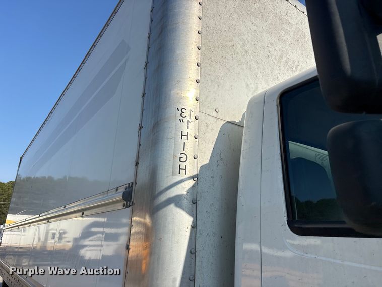 image for item YA6108 2018 International 4300 box truck