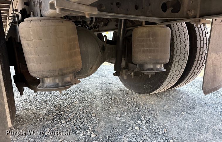 image for item YA6108 2018 International 4300 box truck