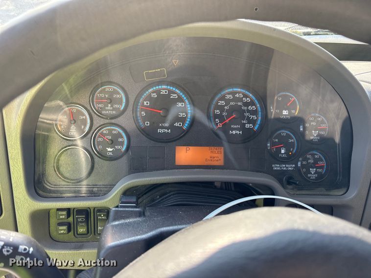 image for item YA6108 2018 International 4300 box truck