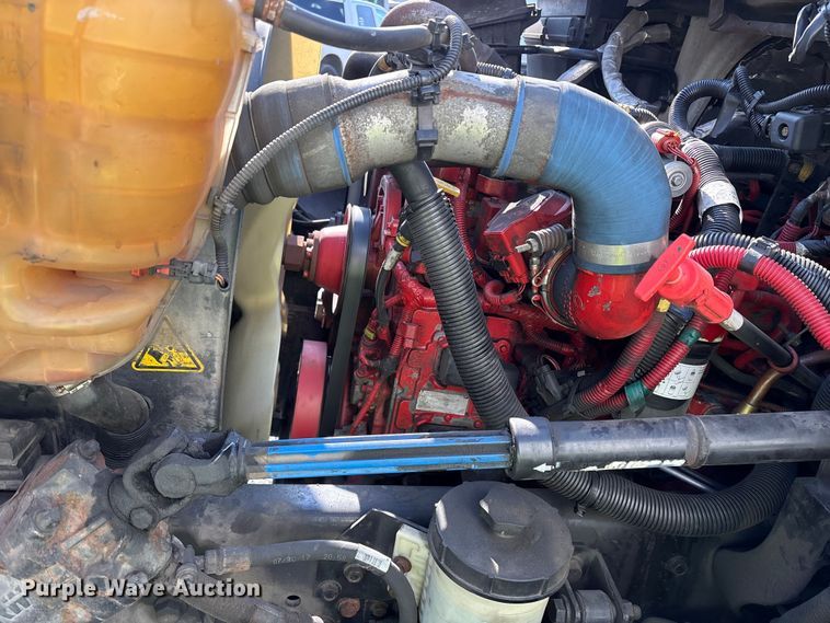 image for item YA6108 2018 International 4300 box truck