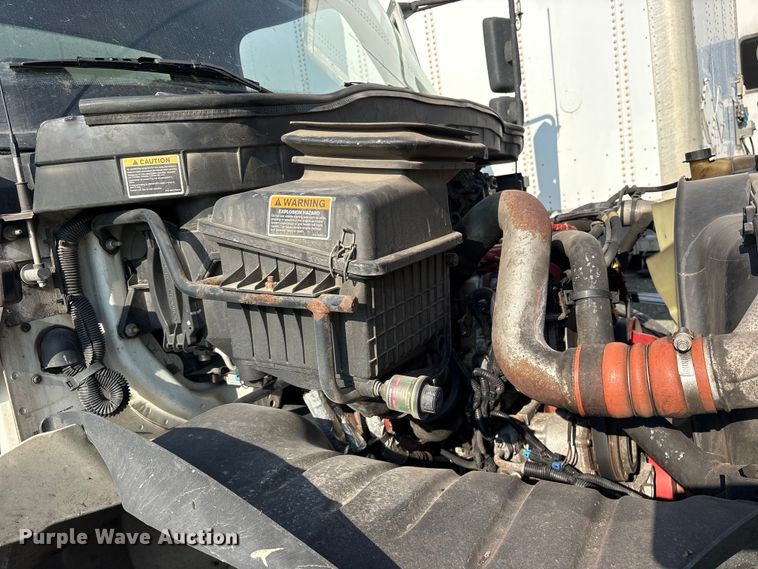 image for item YA6108 2018 International 4300 box truck