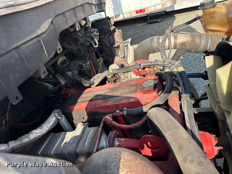 image for item YA6108 2018 International 4300 box truck