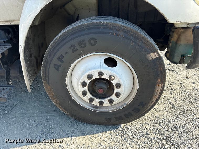 image for item YA6108 2018 International 4300 box truck