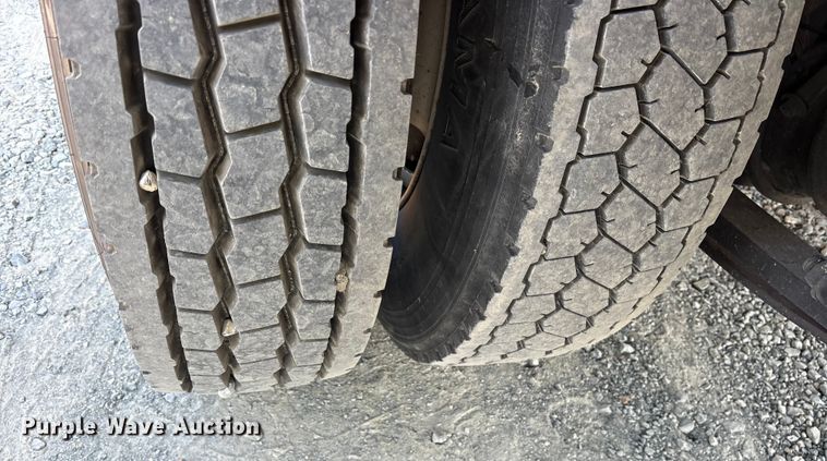 image for item YA6108 2018 International 4300 box truck