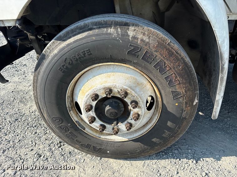 image for item YA6108 2018 International 4300 box truck