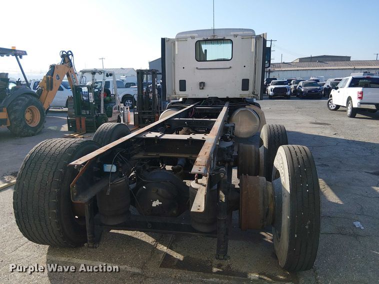 image for item YA6109 2019 Peterbilt 579 truck cab and chassis