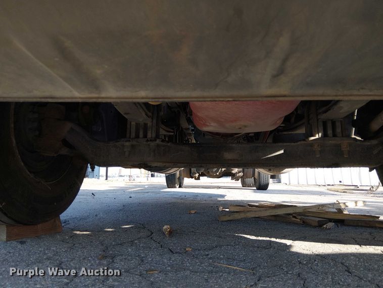 image for item YA6109 2019 Peterbilt 579 truck cab and chassis