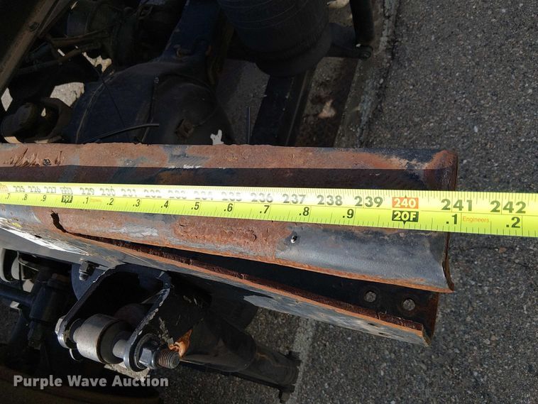 image for item YA6109 2019 Peterbilt 579 truck cab and chassis