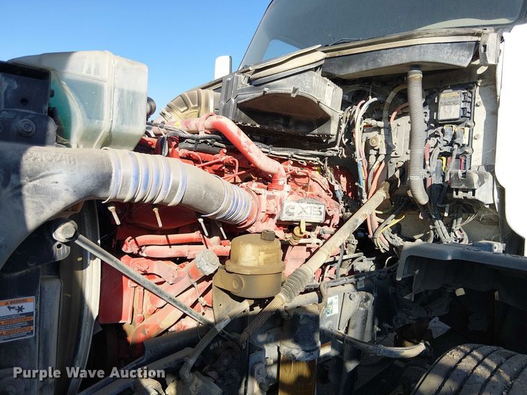 image for item YA6109 2019 Peterbilt 579 truck cab and chassis