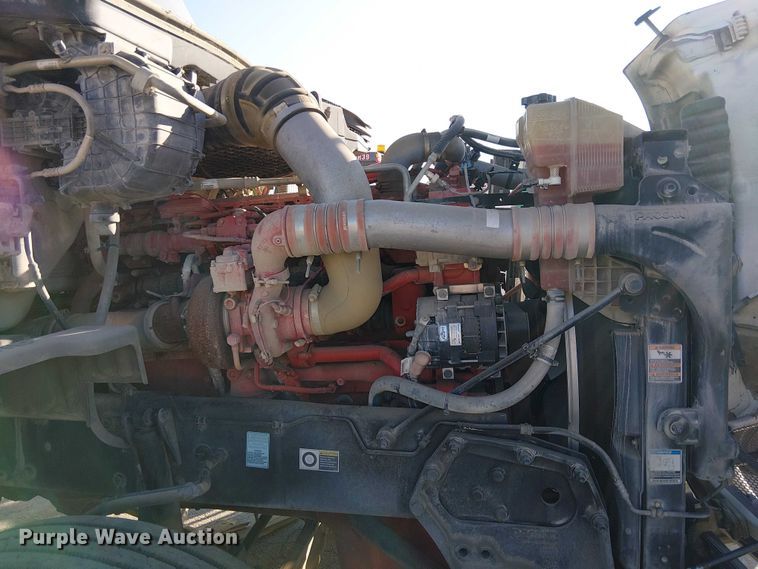 image for item YA6109 2019 Peterbilt 579 truck cab and chassis