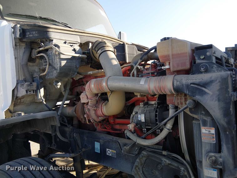 image for item YA6109 2019 Peterbilt 579 truck cab and chassis