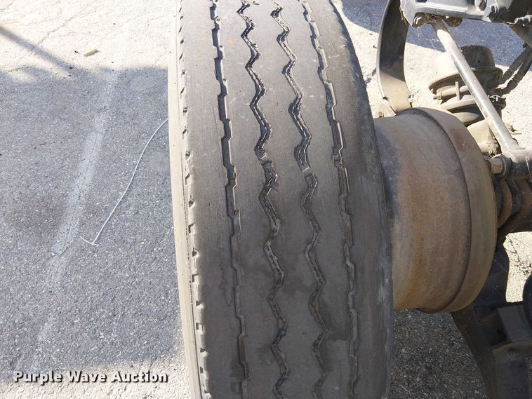 image for item YA6109 2019 Peterbilt 579 truck cab and chassis