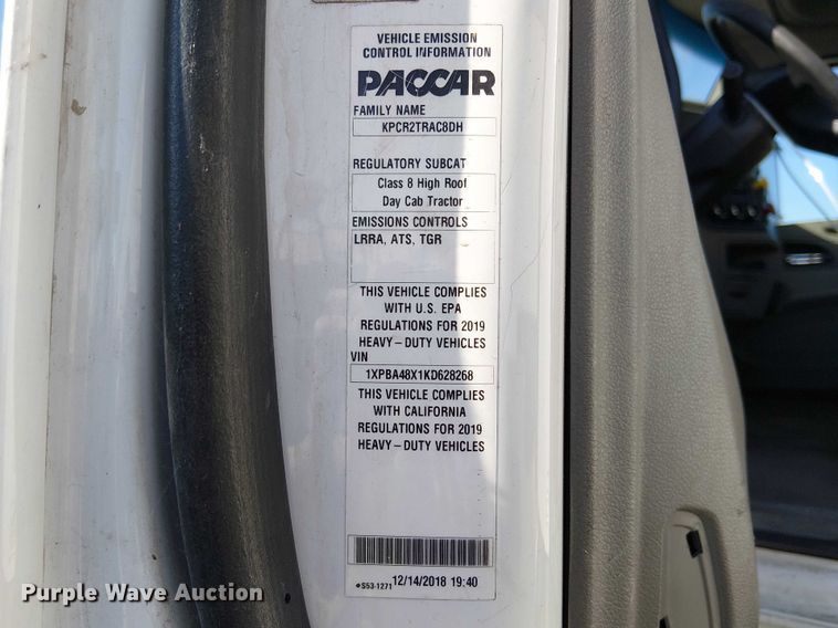 image for item YA6109 2019 Peterbilt 579 truck cab and chassis