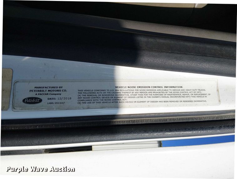 image for item YA6109 2019 Peterbilt 579 truck cab and chassis