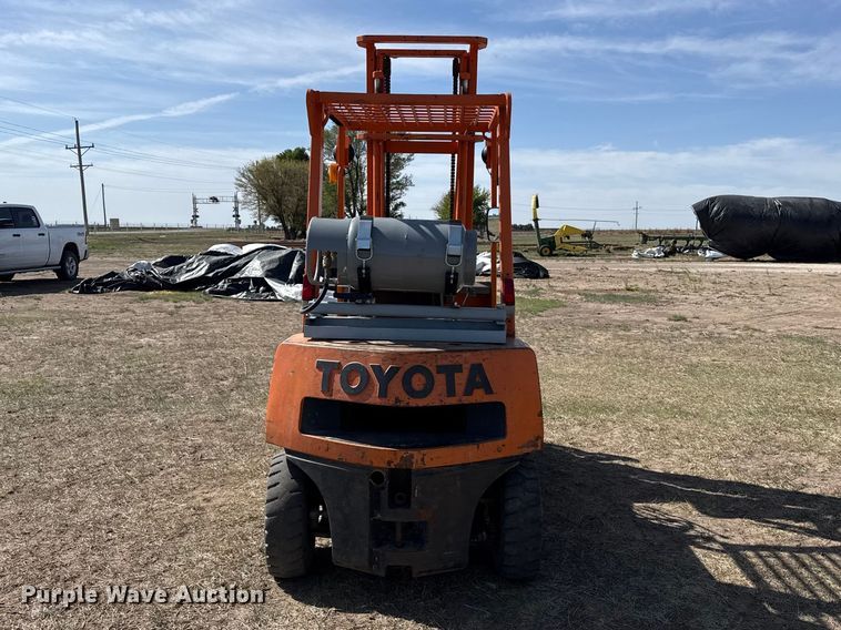 image for item DH1957 Toyota 4FG20 forklift