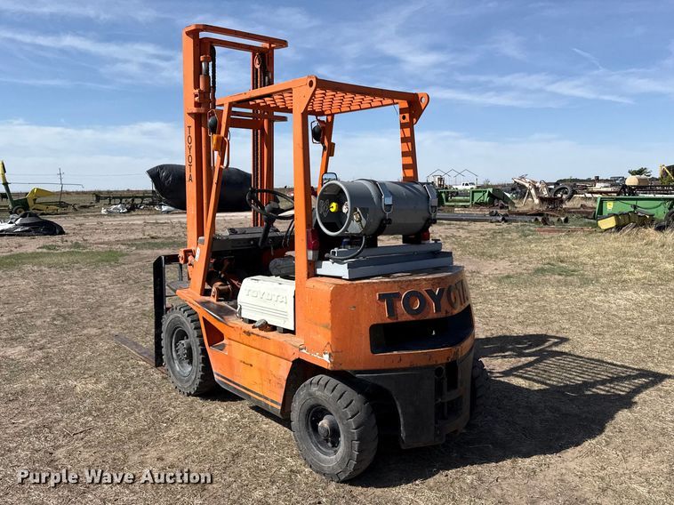 image for item DH1957 Toyota 4FG20 forklift