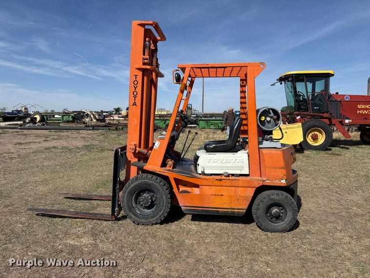 image for item DH1957 Toyota 4FG20 forklift