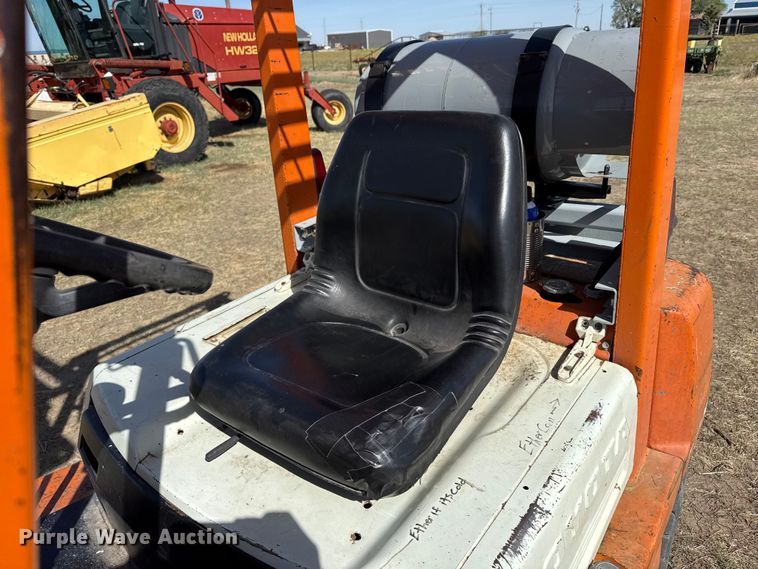 image for item DH1957 Toyota 4FG20 forklift