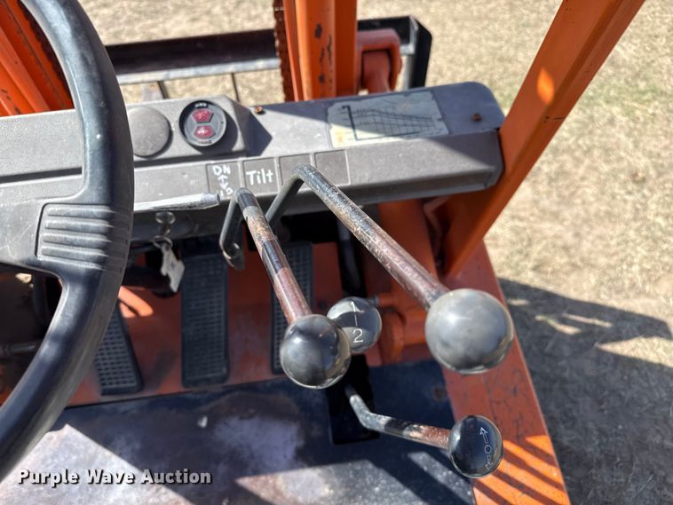 image for item DH1957 Toyota 4FG20 forklift