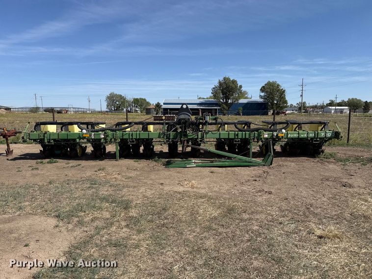 image for item DH1958 John Deere 7300 no-till planter