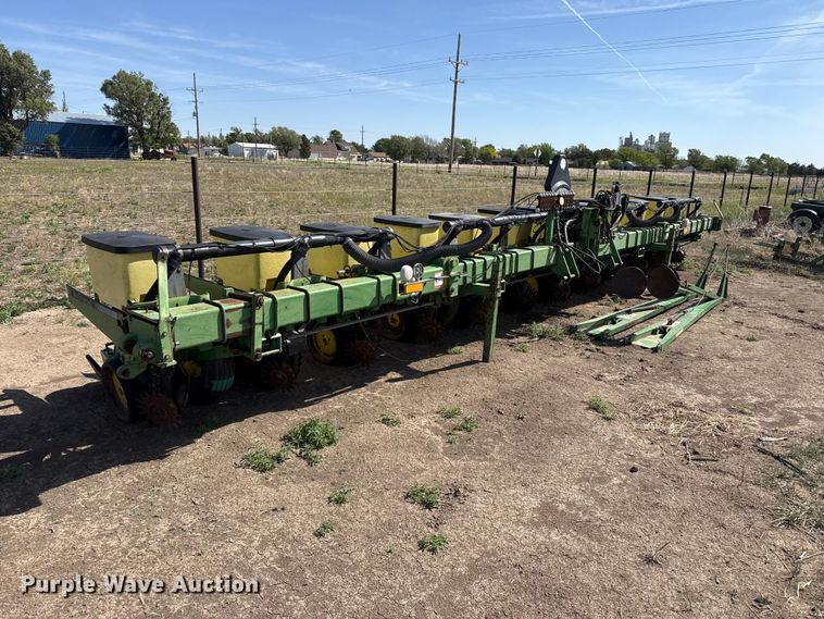 image for item DH1958 John Deere 7300 no-till planter