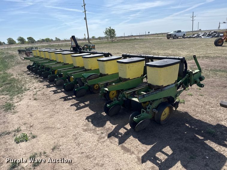 image for item DH1958 John Deere 7300 no-till planter