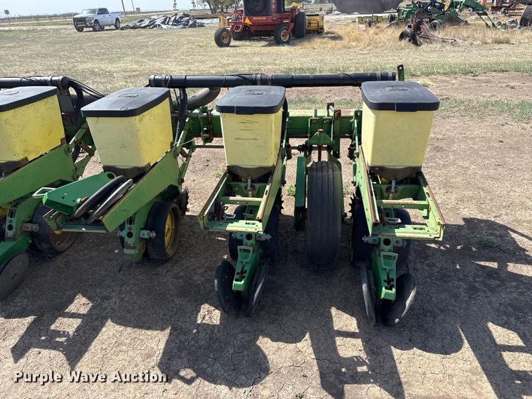 image for item DH1958 John Deere 7300 no-till planter