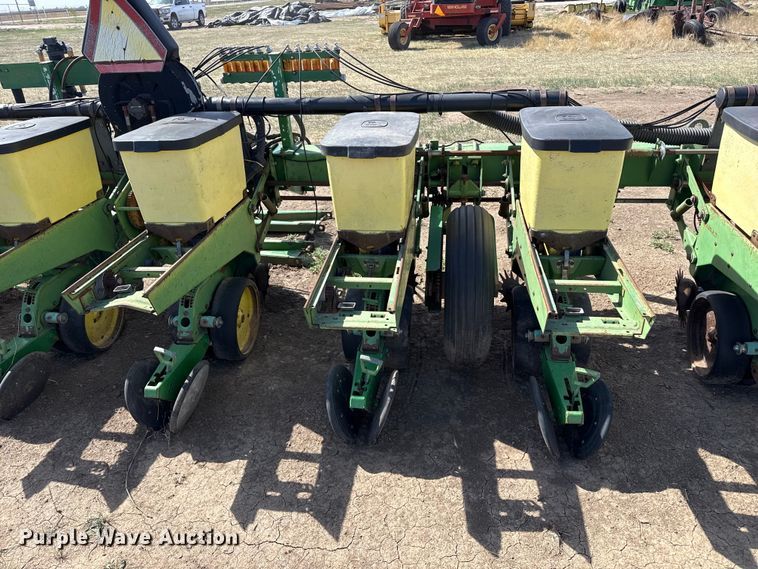 image for item DH1958 John Deere 7300 no-till planter