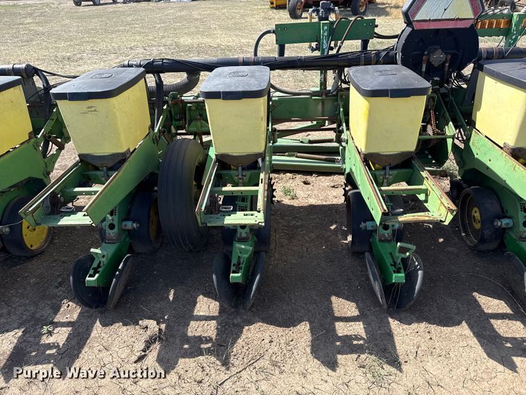 image for item DH1958 John Deere 7300 no-till planter