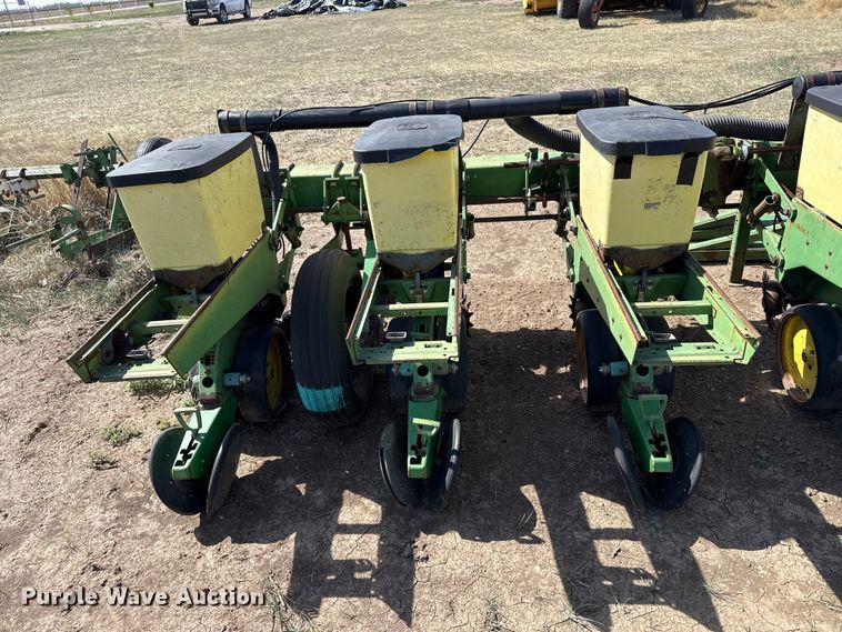 image for item DH1958 John Deere 7300 no-till planter
