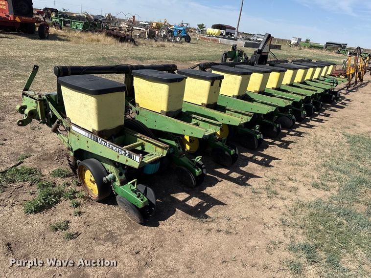 image for item DH1958 John Deere 7300 no-till planter