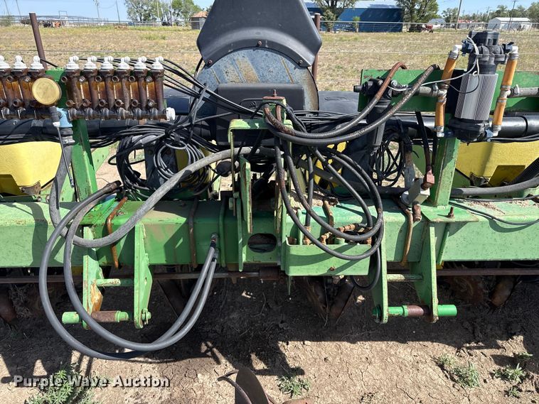 image for item DH1958 John Deere 7300 no-till planter