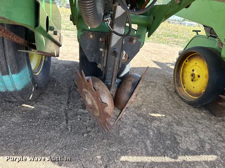 image for item DH1958 John Deere 7300 no-till planter