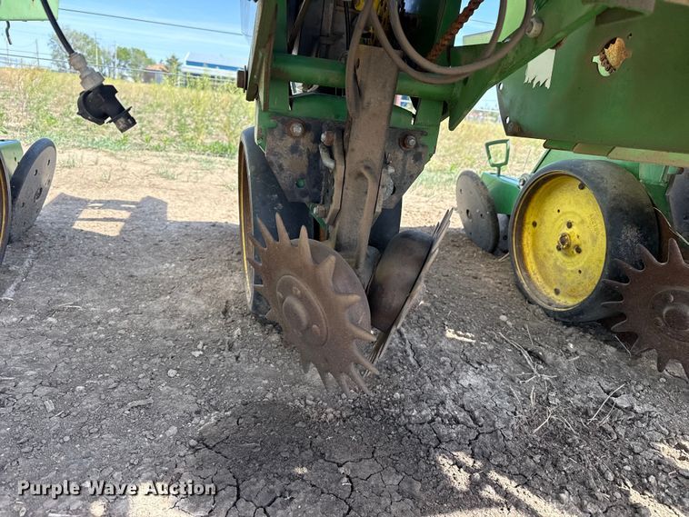 image for item DH1958 John Deere 7300 no-till planter