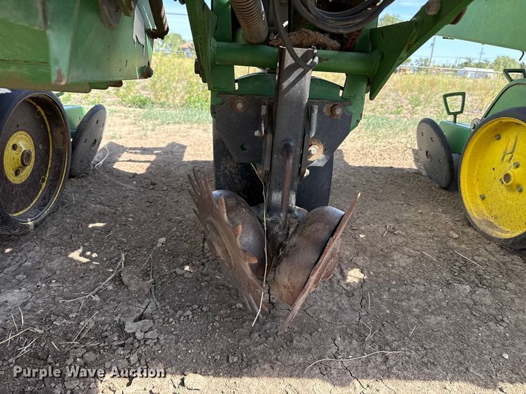 image for item DH1958 John Deere 7300 no-till planter