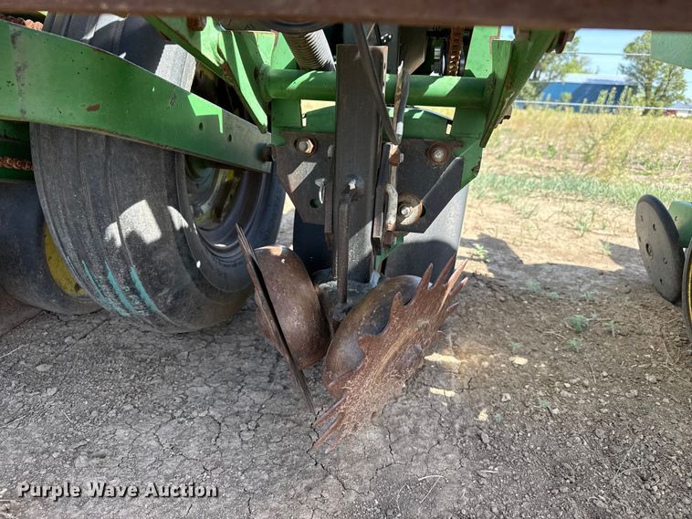 image for item DH1958 John Deere 7300 no-till planter
