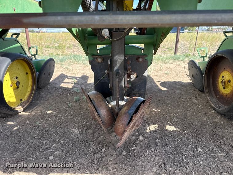 image for item DH1958 John Deere 7300 no-till planter