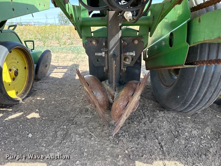 image for item DH1958 John Deere 7300 no-till planter