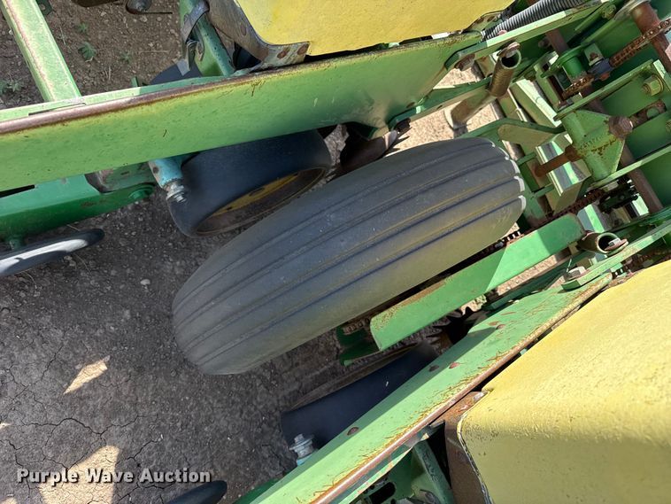 image for item DH1958 John Deere 7300 no-till planter