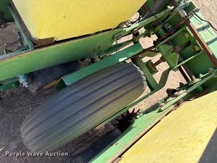 image for item DH1958 John Deere 7300 no-till planter