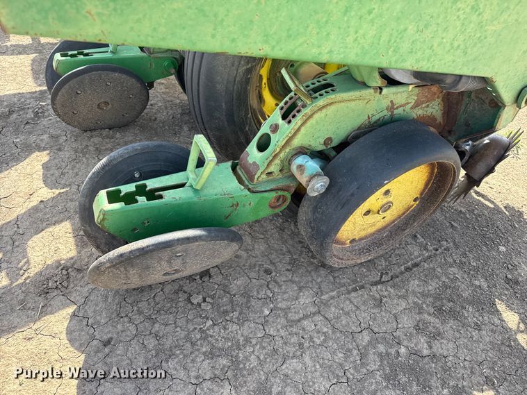 image for item DH1958 John Deere 7300 no-till planter