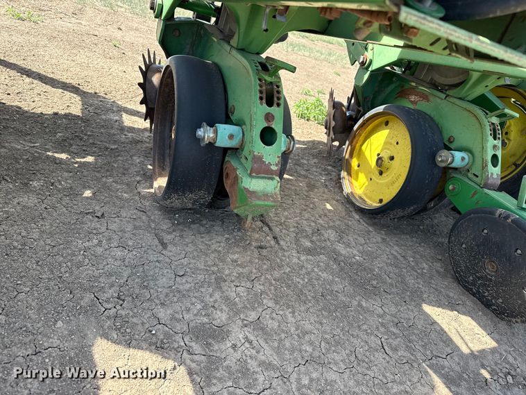 image for item DH1958 John Deere 7300 no-till planter