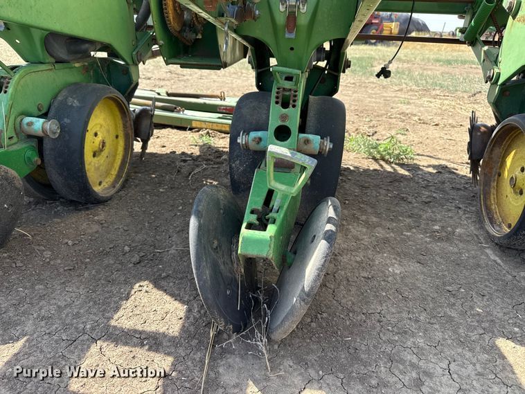 image for item DH1958 John Deere 7300 no-till planter