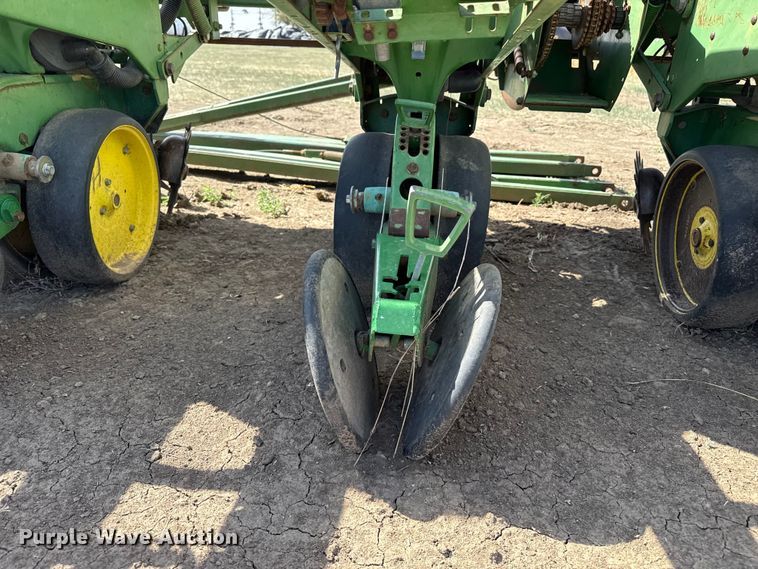 image for item DH1958 John Deere 7300 no-till planter