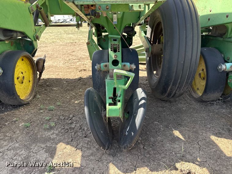 image for item DH1958 John Deere 7300 no-till planter