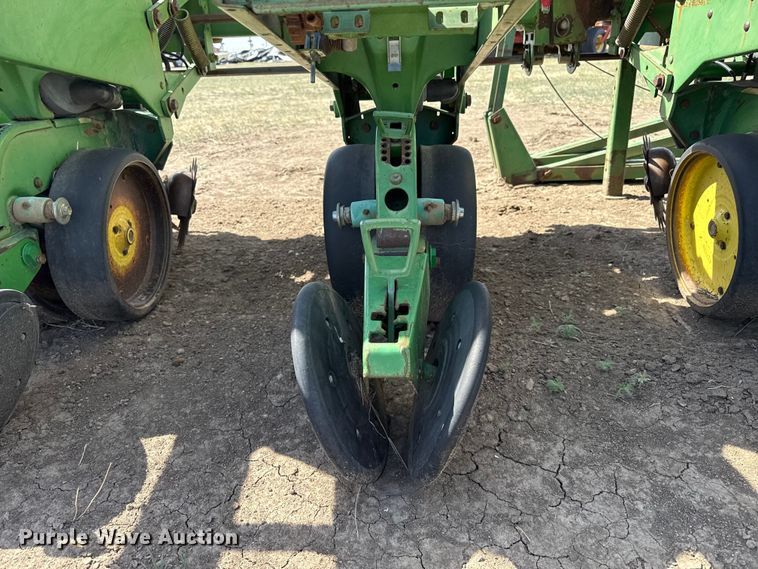 image for item DH1958 John Deere 7300 no-till planter