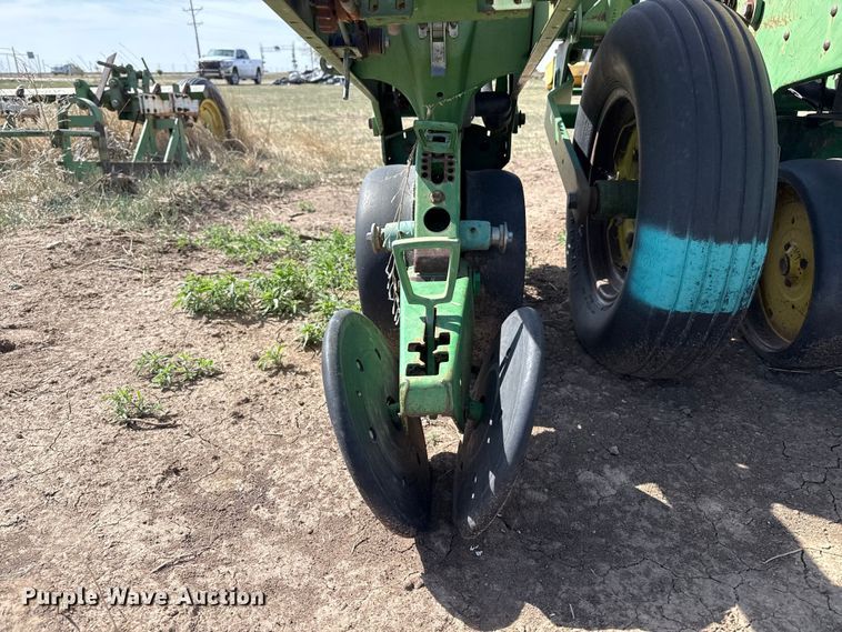 image for item DH1958 John Deere 7300 no-till planter