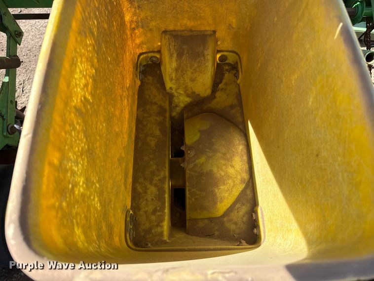 image for item DH1958 John Deere 7300 no-till planter